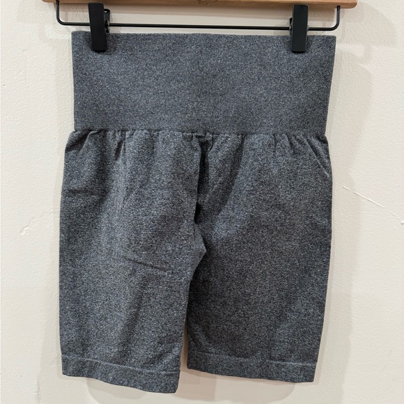 NVGTN seamless biker shorts size S - Picture 5 of 8